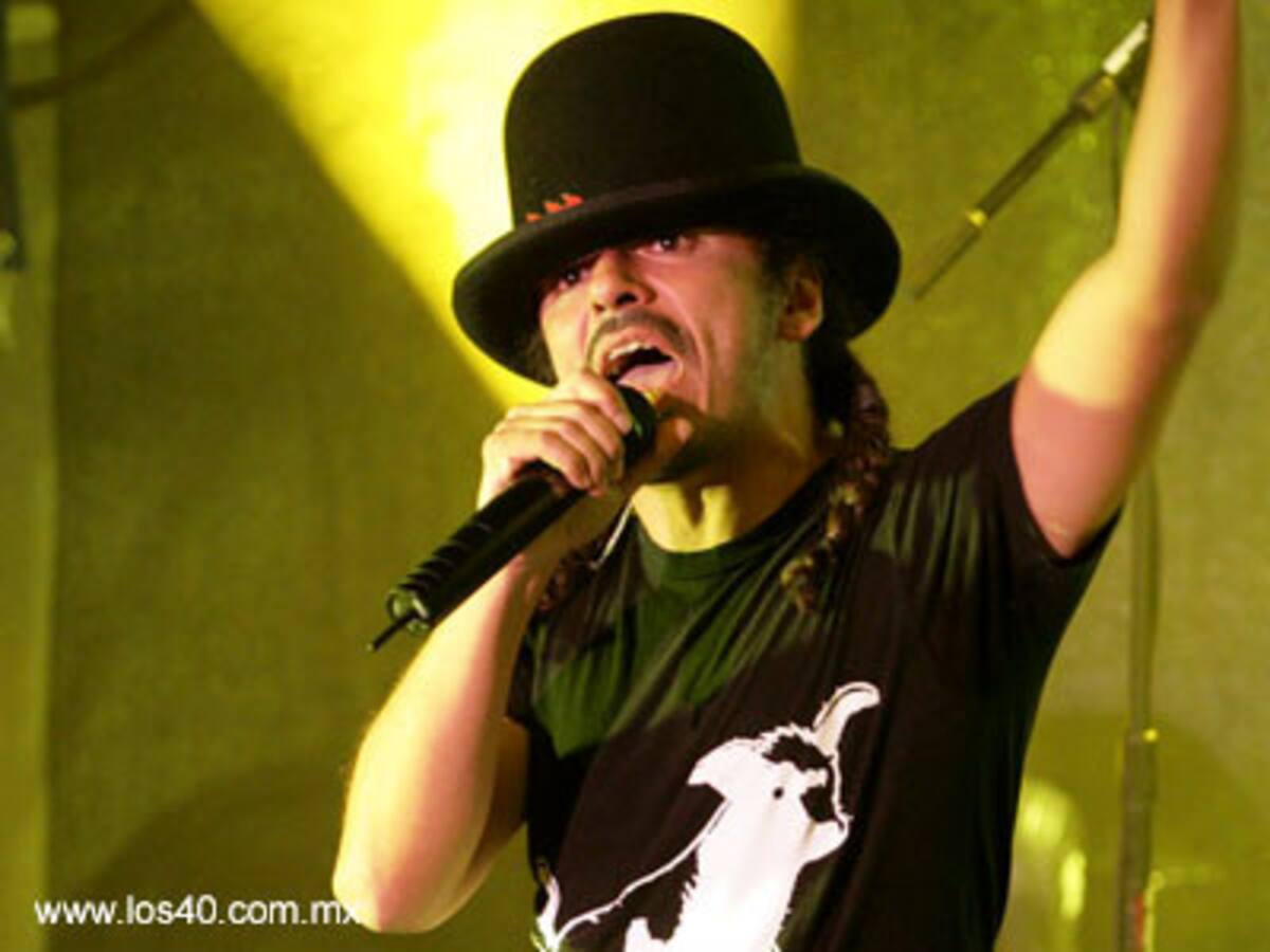Básico 40 Cafe Tacuba