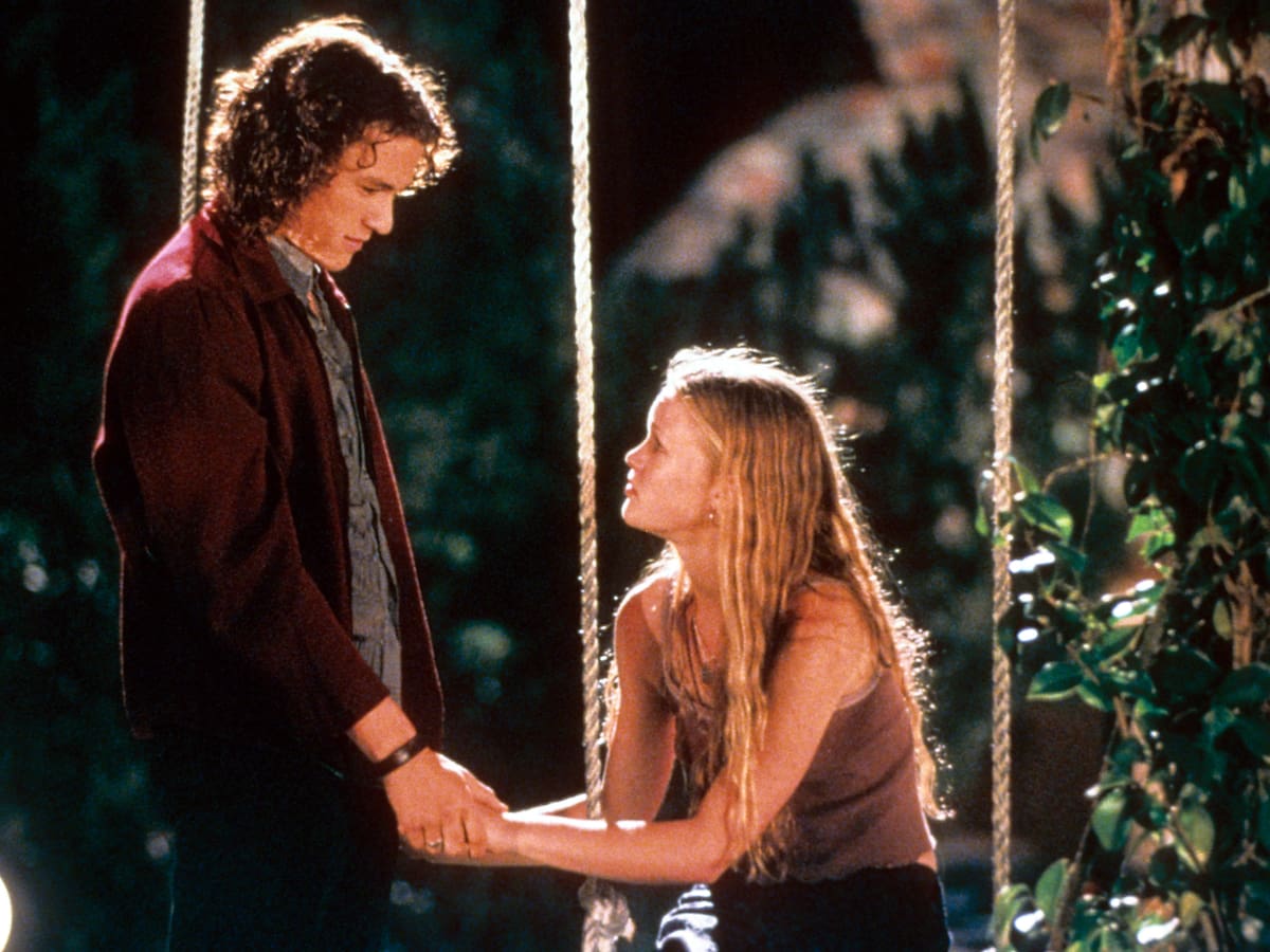 ¿Quieres vivir en una rom-com de los 2000? Aquí tienes la playlist perfecta para hacerlo
