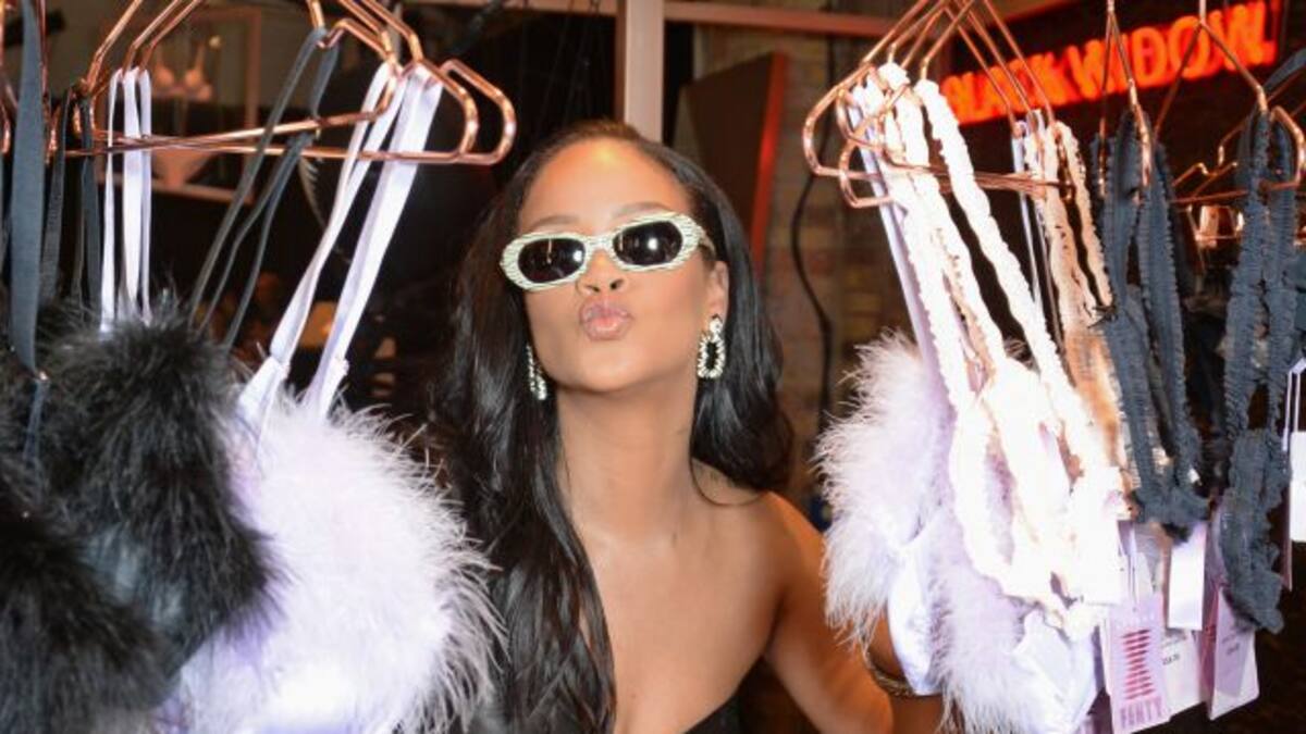 Las respuestas al “sé mío/mía” de Rihanna en lencería se vuelven virales