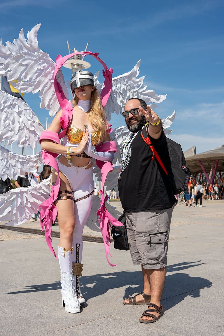 Los fans reviven los mejores momentos de su infancia fotografiándose junto a sus personajes favoritos en la San Diego Comic Con Málaga.