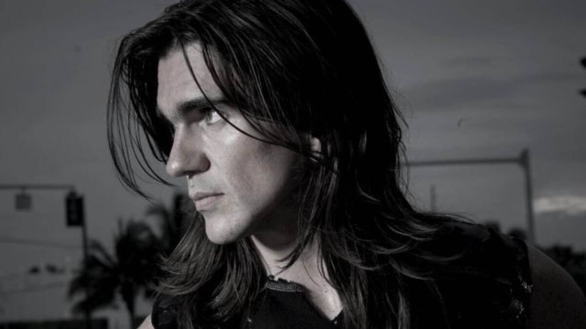 Juanes y su melena, en un Básico 40 para el recuerdo