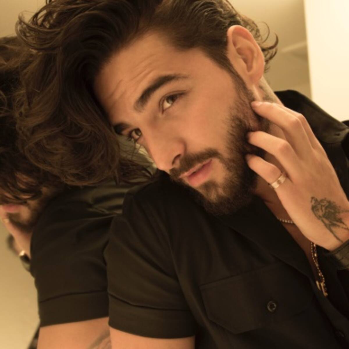 Maluma se tiñe el cabello y las redes sociales se llenan de memes