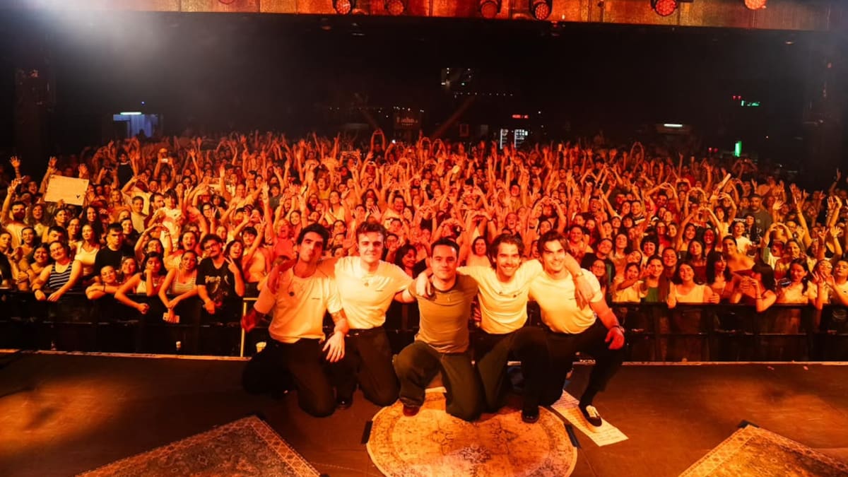 DePol confiesa su amor a Madrid entre invitados, versiones sorpresa y carisma sobre el escenario