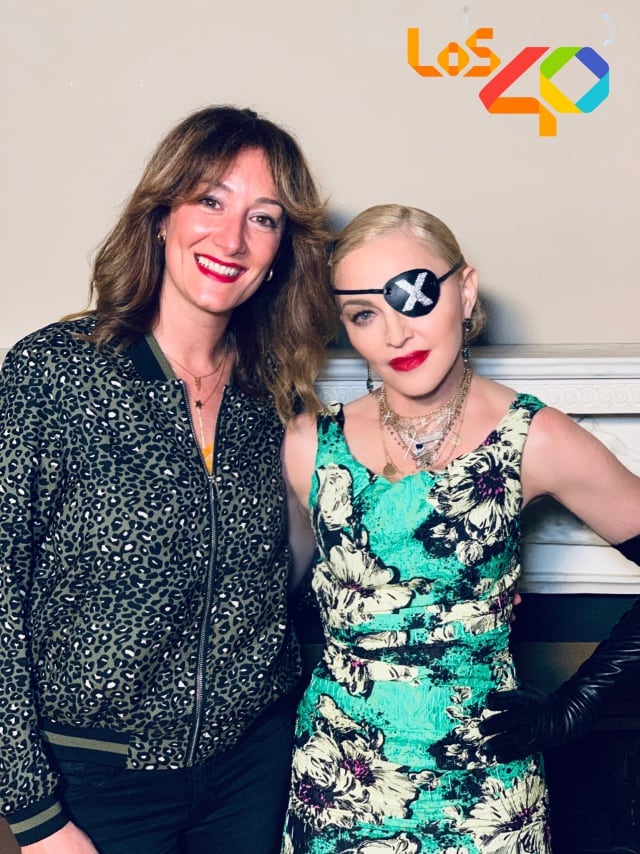 Mónica Ordóñez posa junto a Madonna.