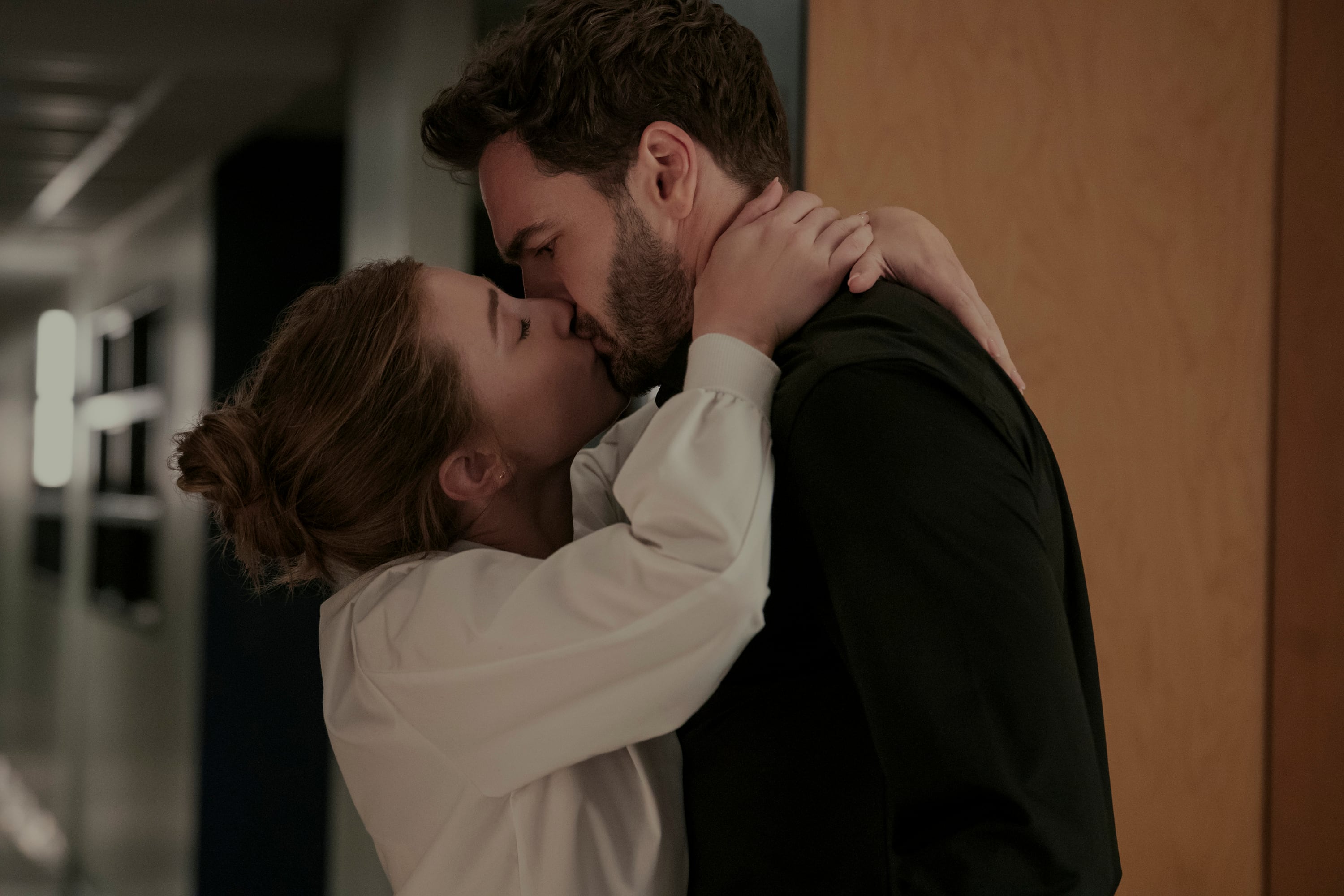 Imagen promocional de 'La hipótesis del amor' de Prime Video.
