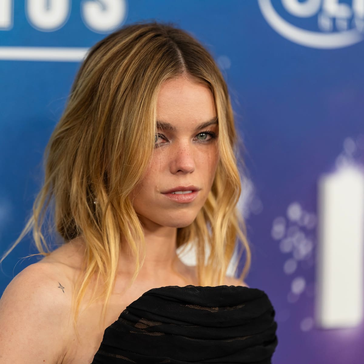 Milly Alcock, la 'fiestera jubilada' que ahora vuela como 'Supergirl', habla con LOS40: "Fue como si estuviéramos haciendo una película independiente"