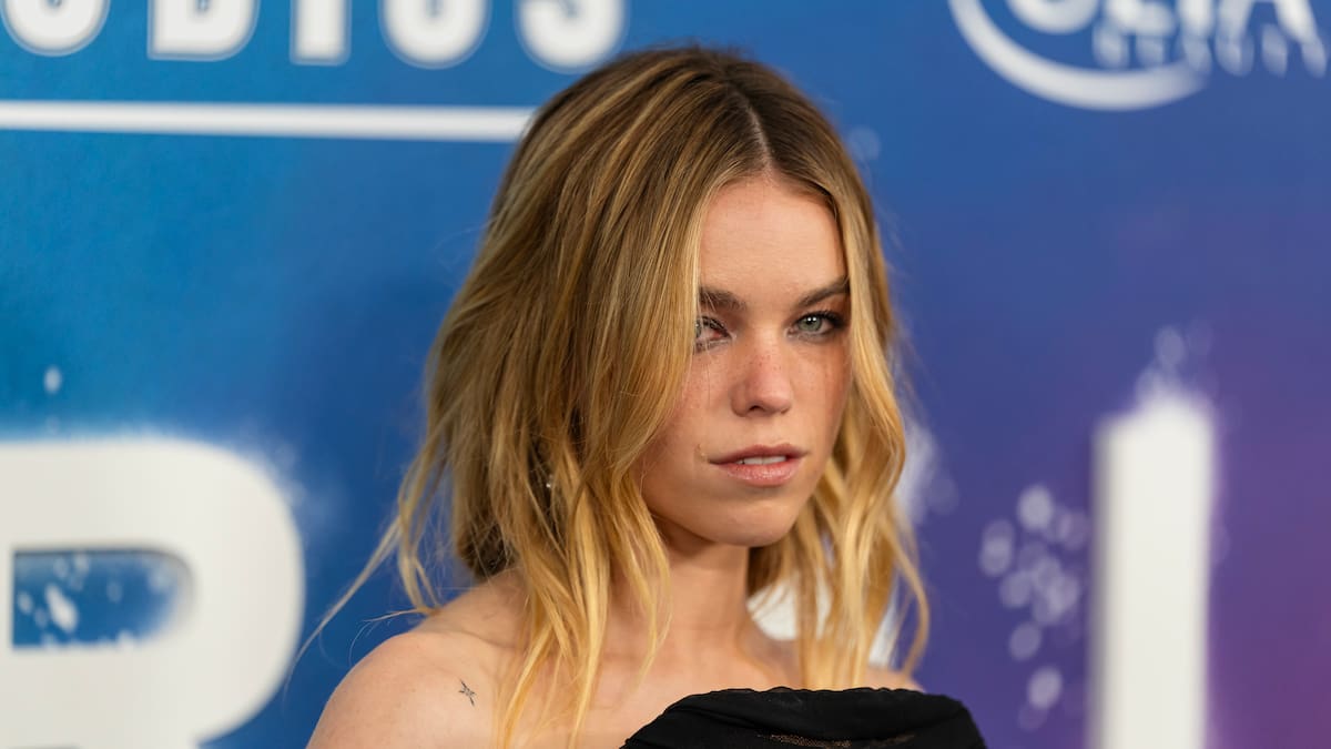 Milly Alcock, la 'fiestera jubilada' que ahora vuela como 'Supergirl', habla con LOS40: "Fue como si estuviéramos haciendo una película independiente"