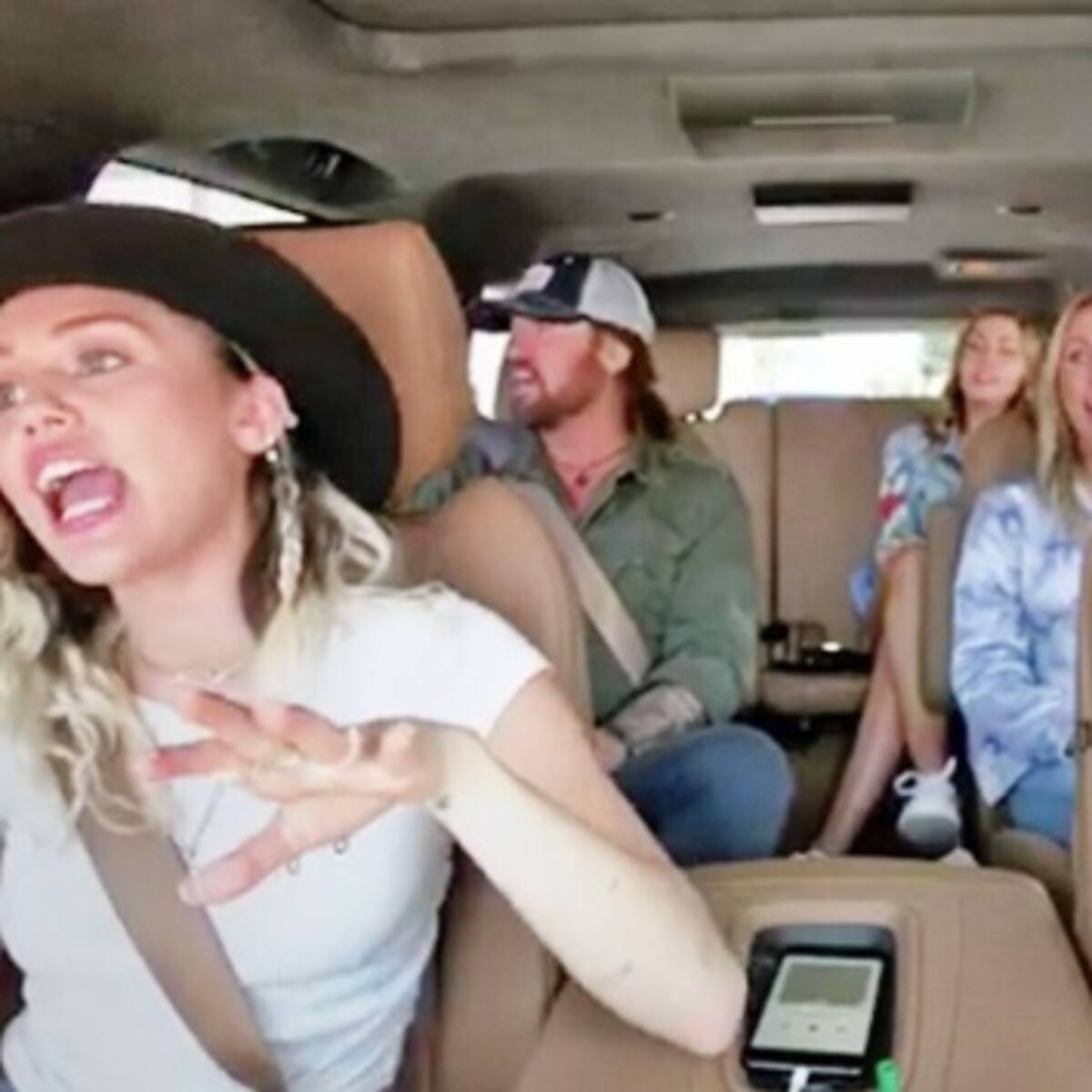 Carpool Karaoke con la familia Cyrus