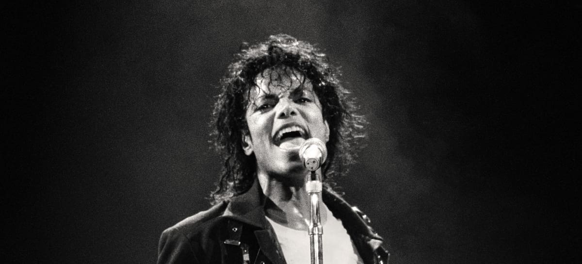 VARIOS, VARIOS - 25 DE JUNIO: Michael Jackson actuando en concierto alrededor de 1988. (Foto de Kevin Mazur/WireImage)