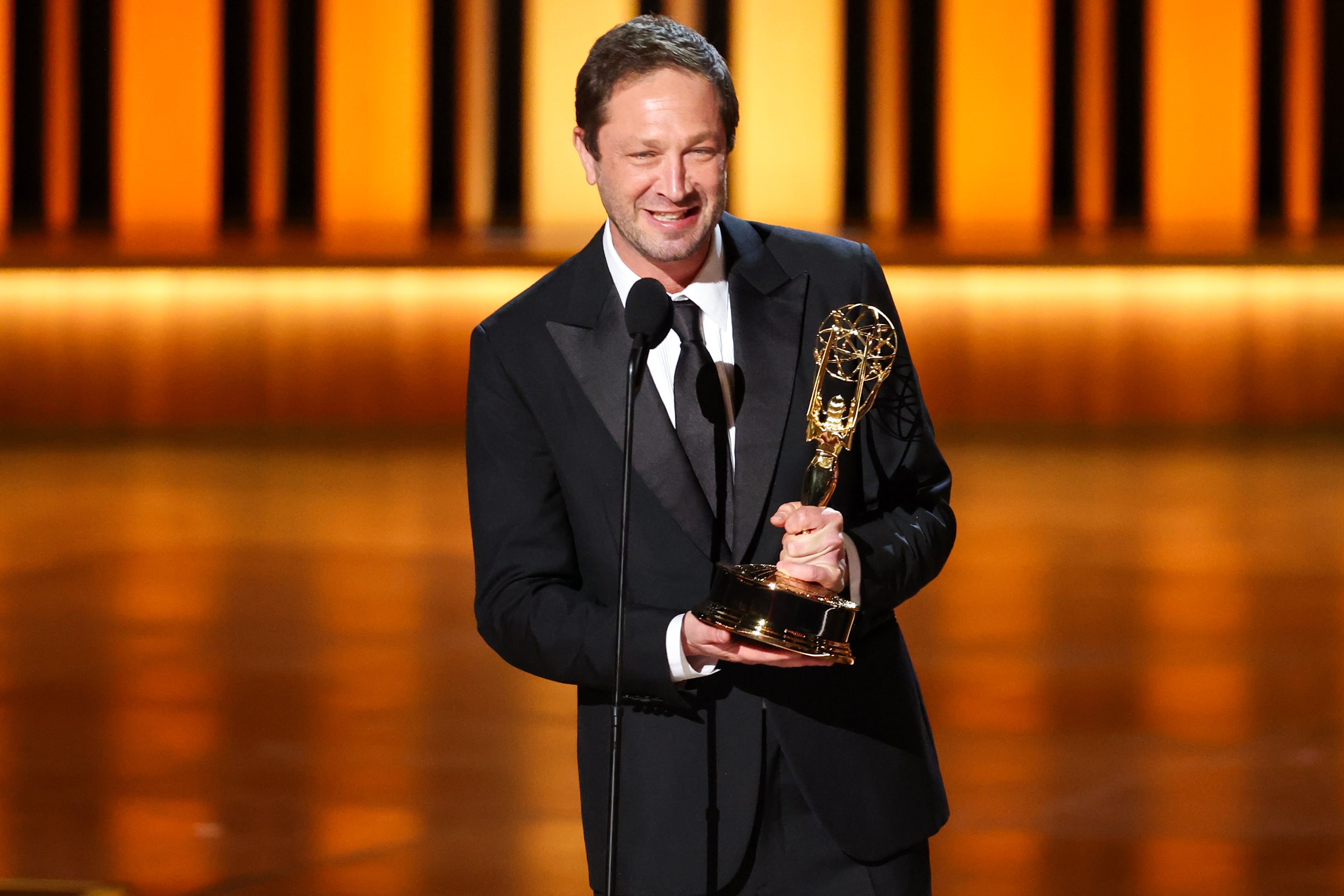 Ebon Moss-Bachrach en los Emmy de 2024