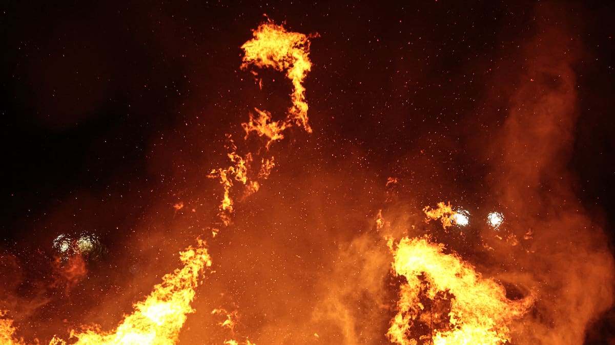 Los deseos de la noche de San Juan: qué escribir en el papel antes de lanzarlo al fuego (y qué significa)