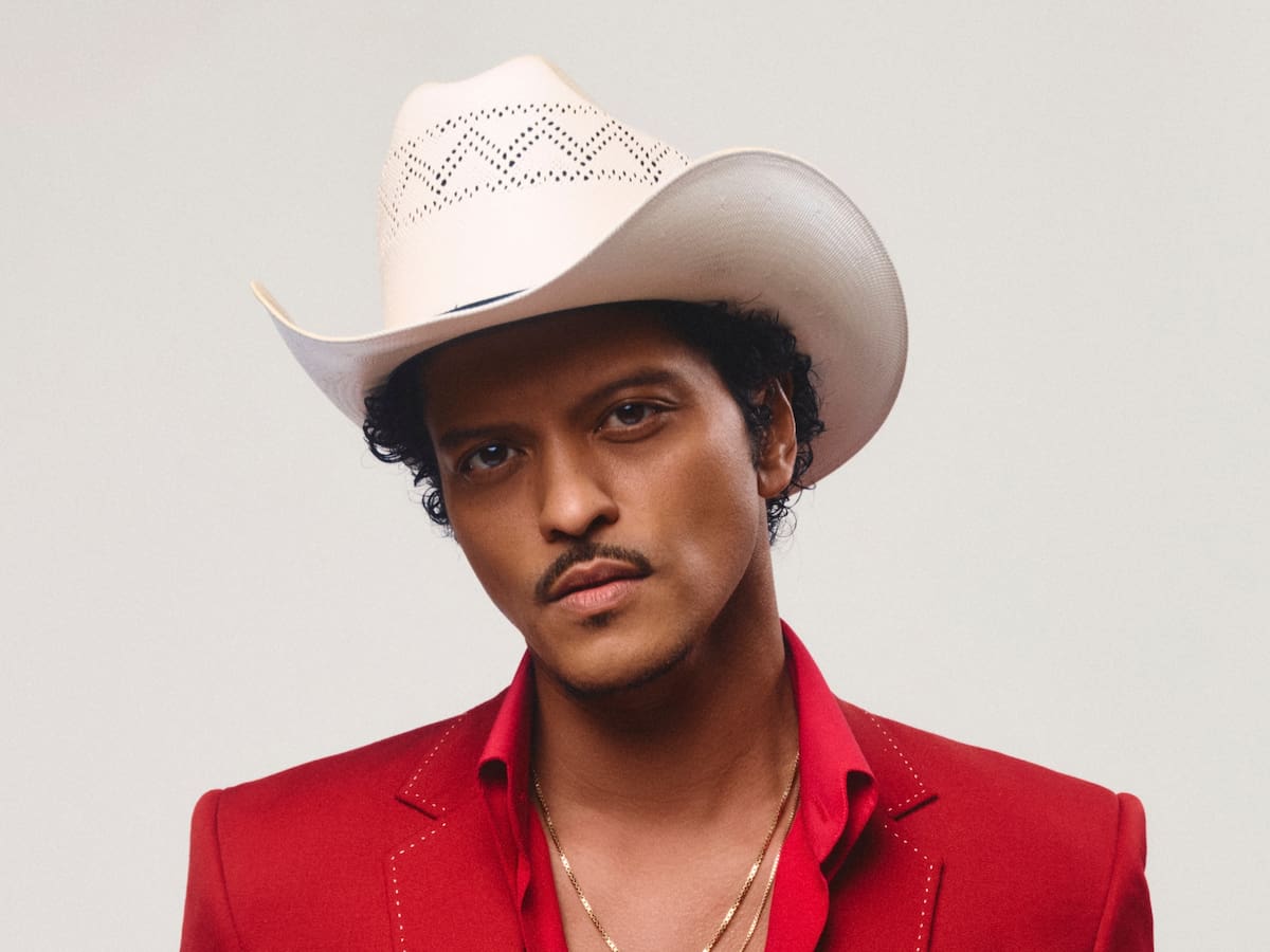 Crítica de The Romantic: Bruno Mars se adentra en los ritmos latinos reivindicando su origen puertorriqueño