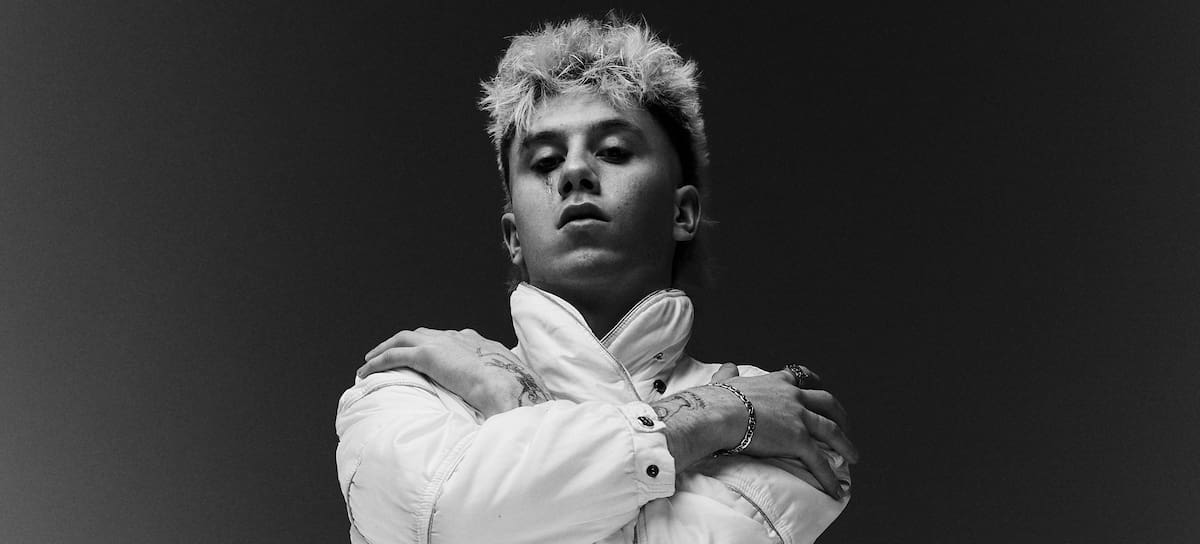 Walls, en una imagen promocional de su disco Luna 18 (2024)