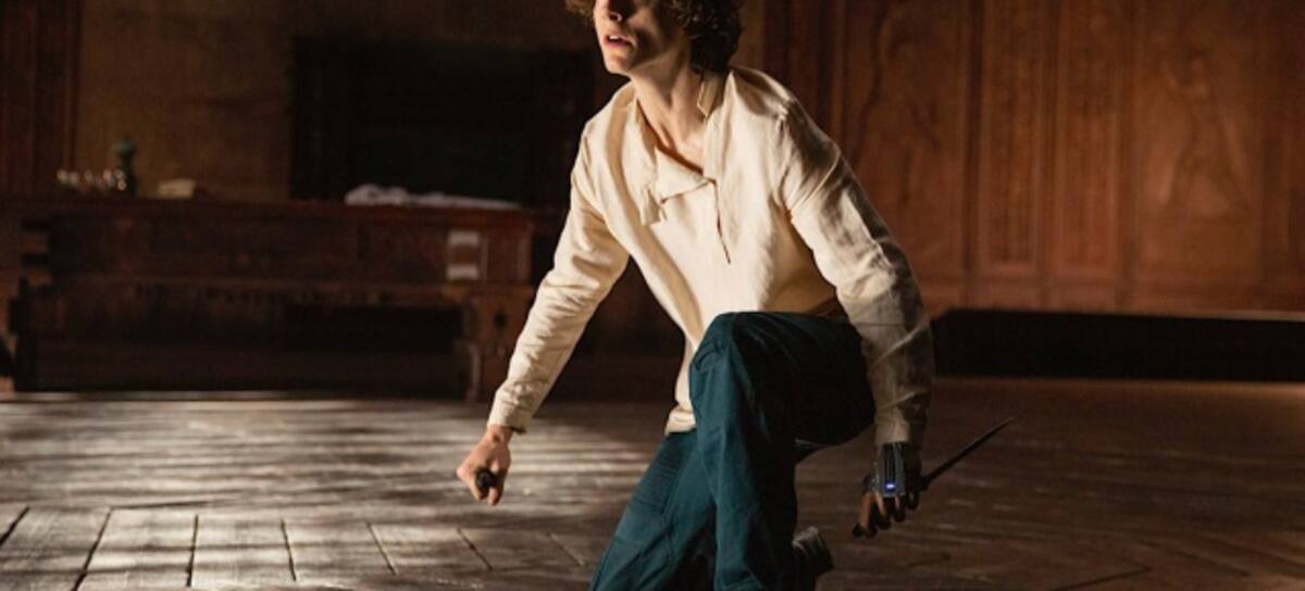 Timotheé Chalamet caracterizado como Paul Atreides en una imagen promocional de 'Dune'