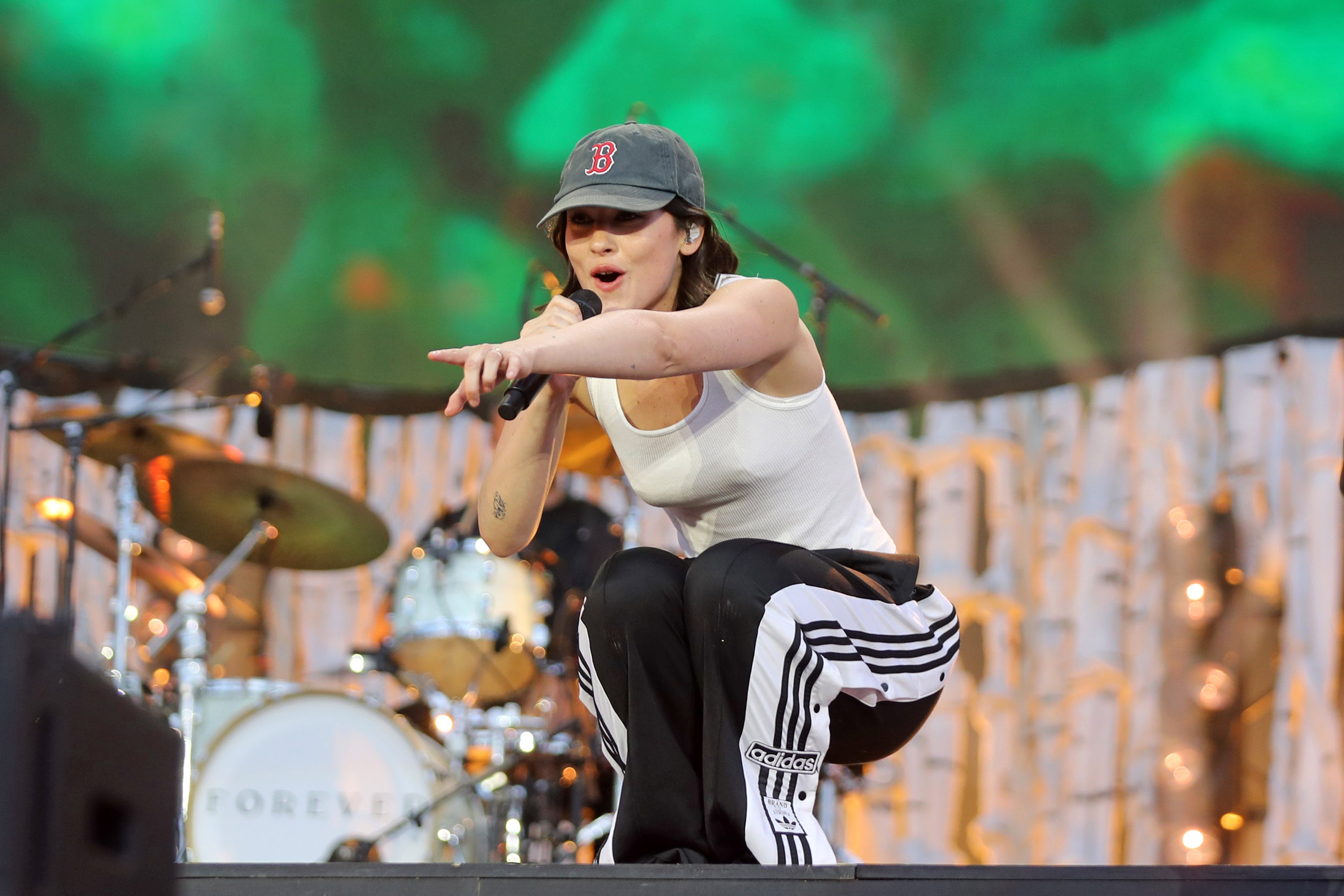 Gracie Abrams actuando en Hyde Park el 4 de julio de 2025 en Londres.