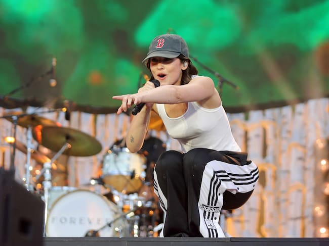 Gracie Abrams actuando en Hyde Park el 4 de julio de 2025 en Londres.