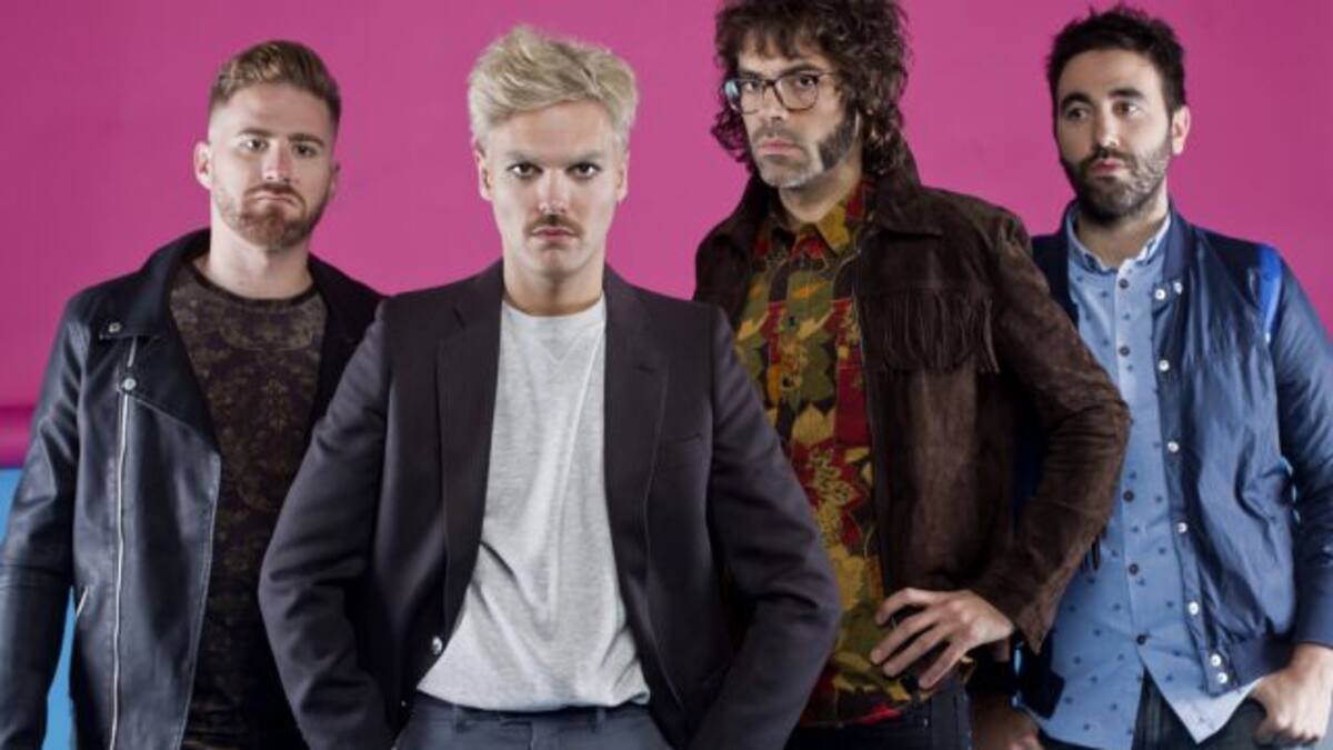 Miss Caffeina versiona el hit Believe de Cher en Lolina Café