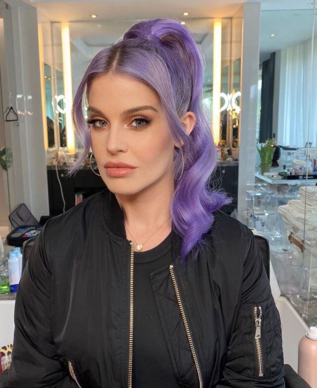 Kelly Osbourne niega haberse hecho cirugías