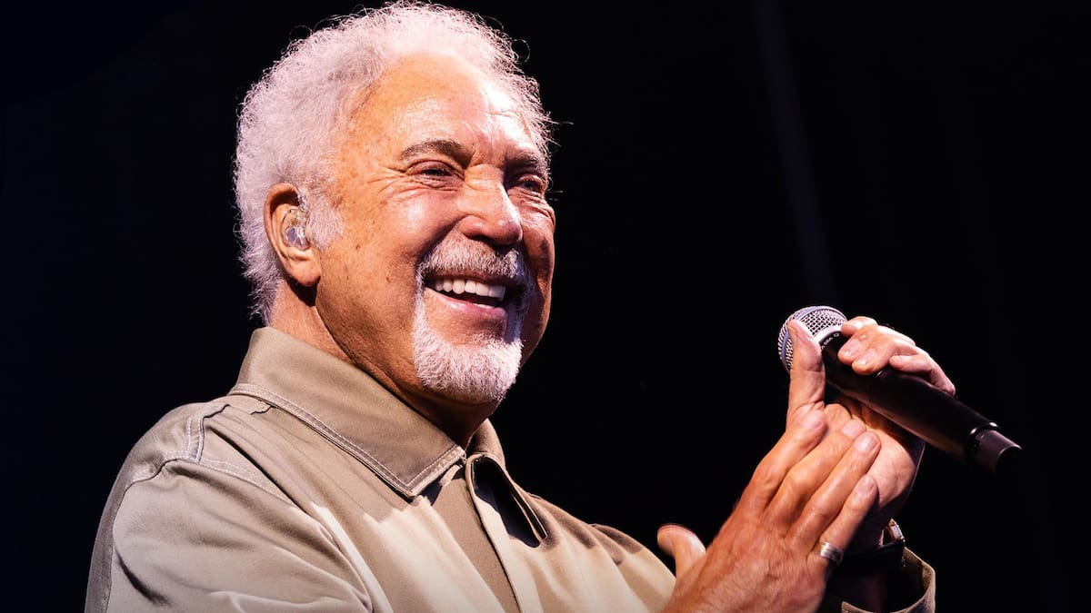 Tom Jones actuará este verano en A Coruña con LOS40 Classic como emisora oficial