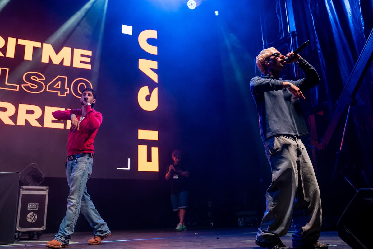 Hay artistas con estilo propio que dejan huella en la escena, y los chicos de Flashy Ice Cream son uno de ellos. Los pioneros y referentes de la escena urbana en Cataluña revolucionaron por completo a los asistentes de ELS40 Urban Party XXL.