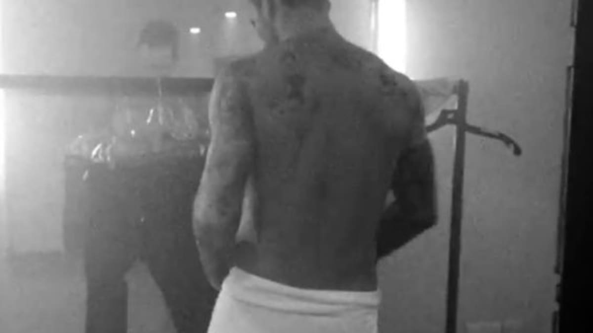 Adam Levine sin ropa en el nuevo video de Maroon 5