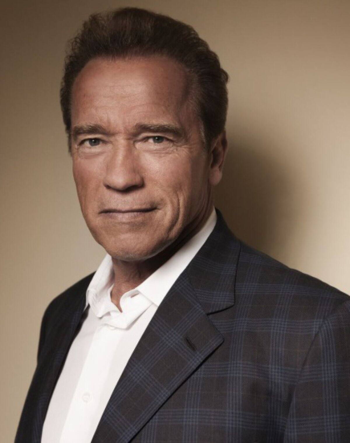 Arnold Schwarzenegger no solo tiene músculos gigantes: tiene un coeficiente intelectual de 135!