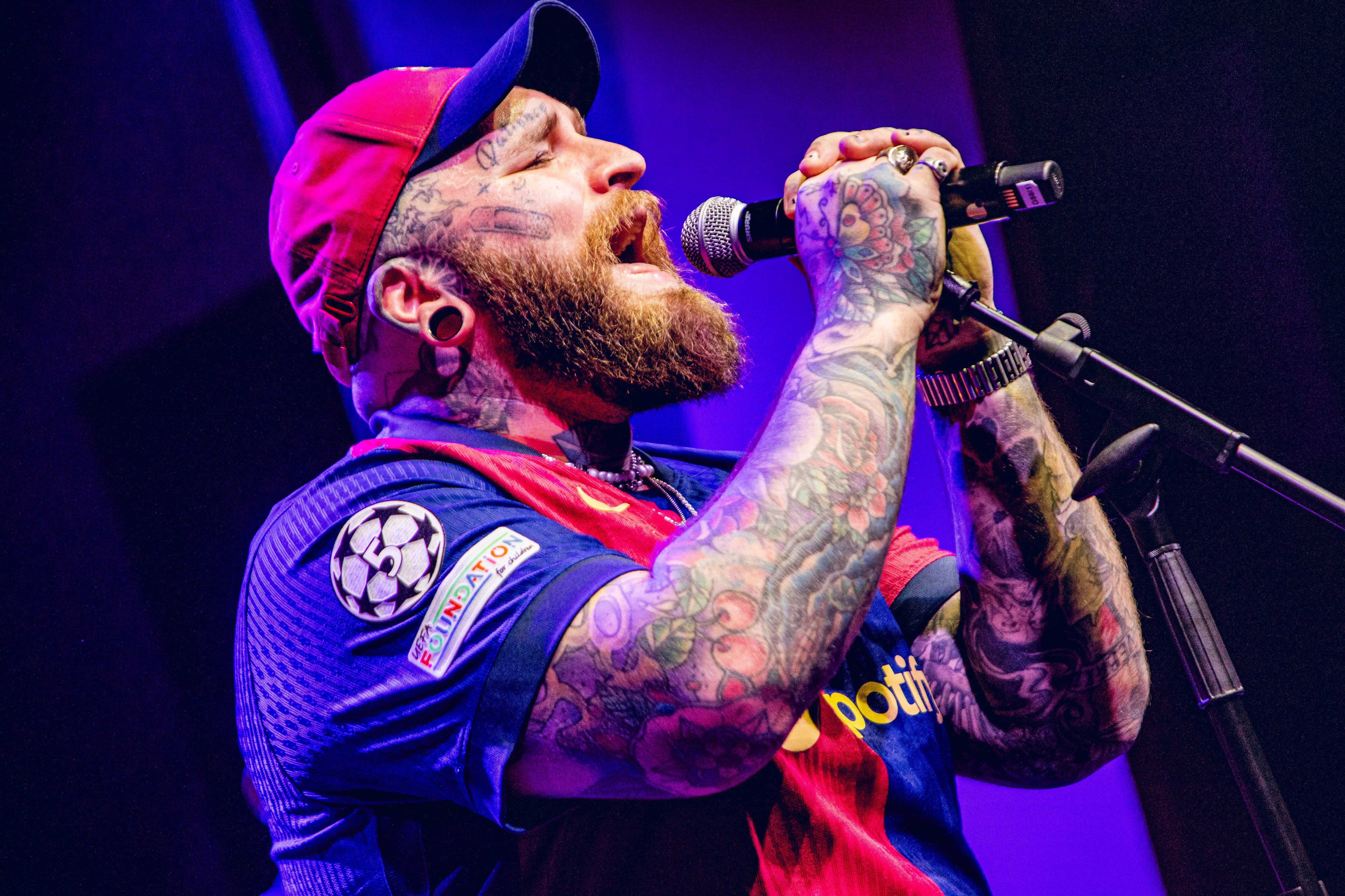 El show arrancó con The Door una de sus canciones más populares, que fue recibida como un regalo por el público