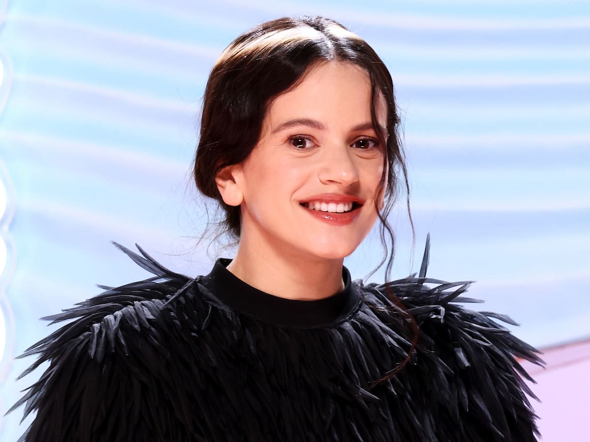 Rosalía no ha grabado ninguna colaboración con U2 pero sí ha inspirado la canción 'The Mirror Maker (Rosalía)' según Stereogum