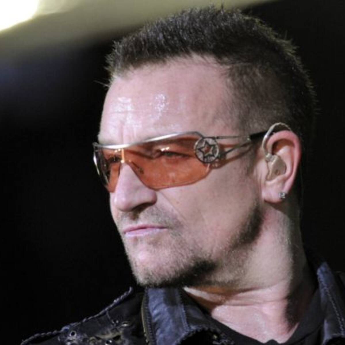 Bono podría no volver a tocar la guitarra tras su accidente en una bicicleta