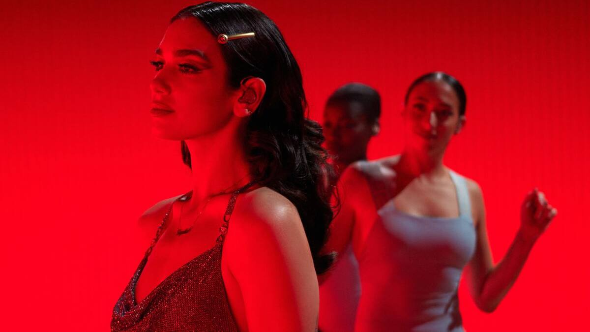 Dua Lipa, emocionada al conocer la cifra de espectadores de Studio 2054