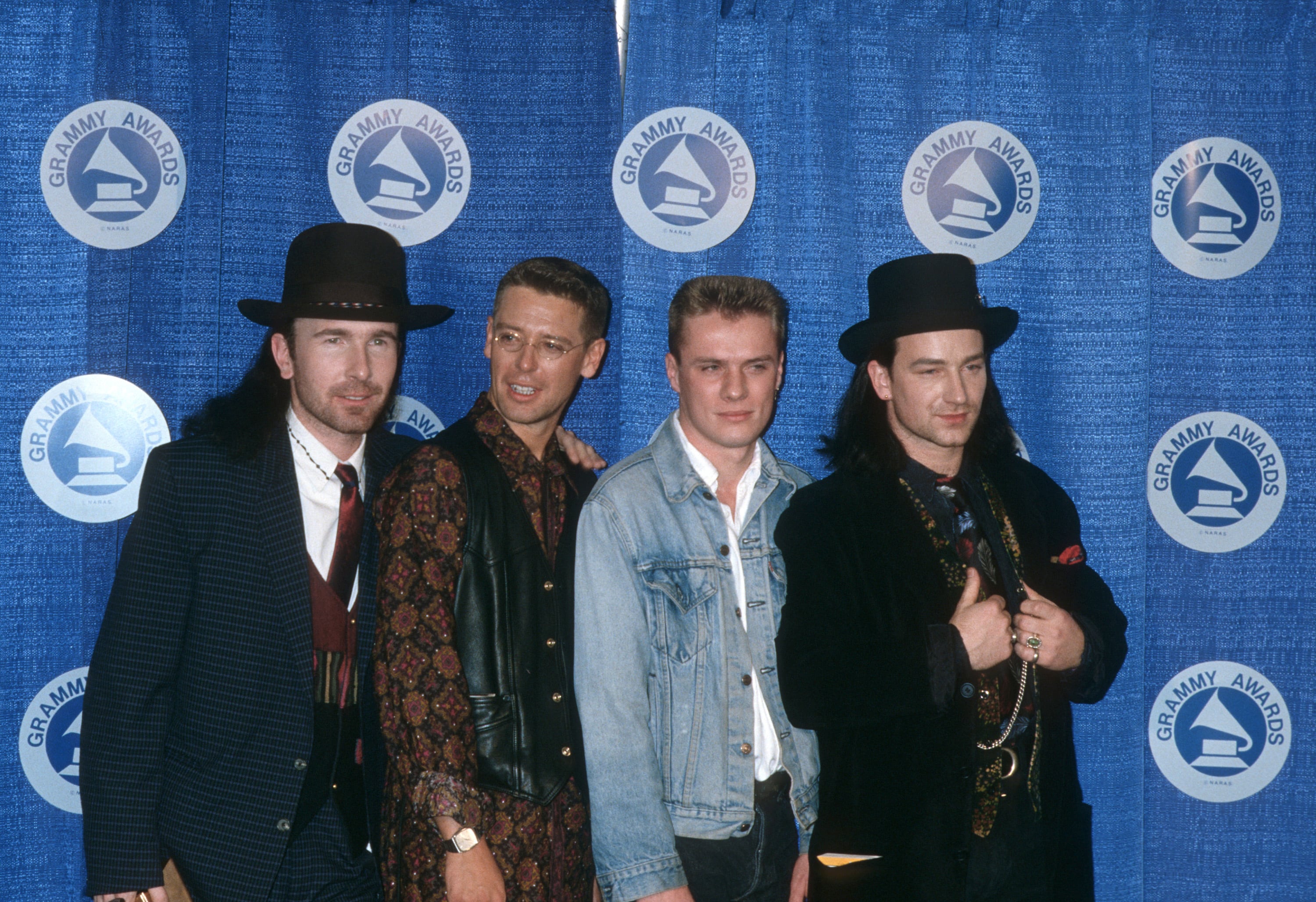 The Edge, Adam Clayton, Larry Mullen y Bono en la 30ª edición de los Premios Grammy