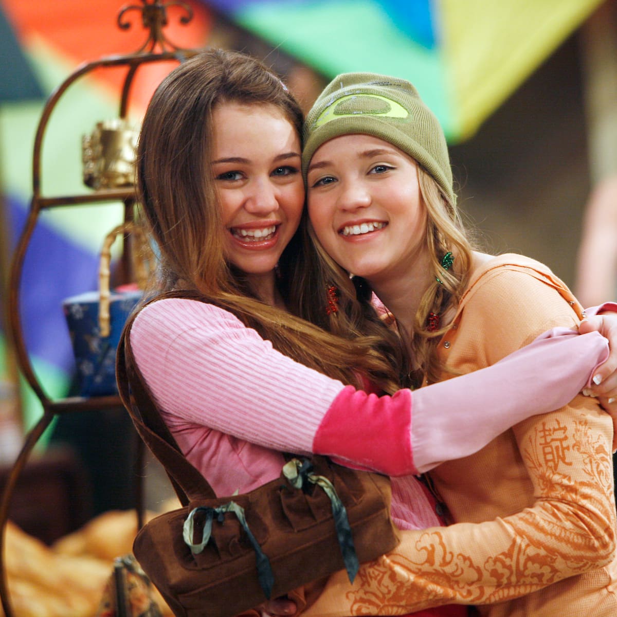 ¿Y Lilly? Emily Osment aclara su ausencia en la premiere del especial por el 20 aniversario de 'Hannah Montana'