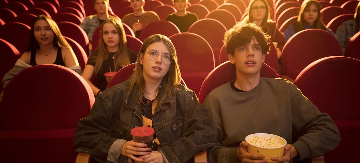 Dos espectadores en el cine. / Getty