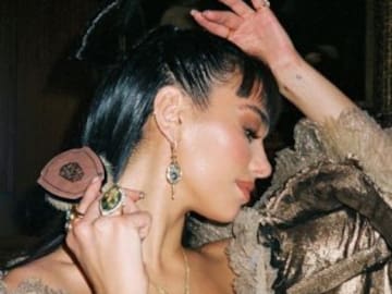 Dua Lipa presenta su nuevo videoclip al estilo ‘Los Bridgerton’