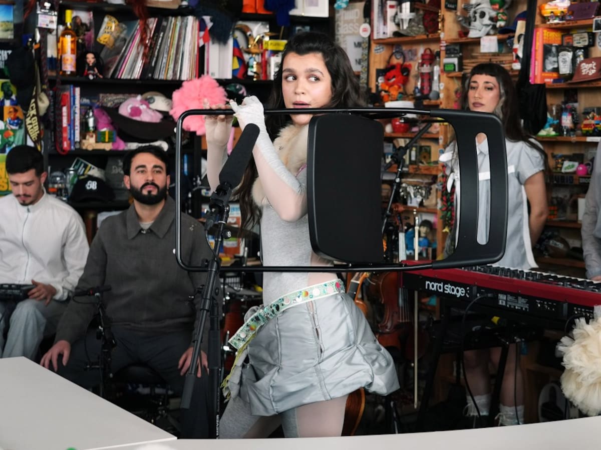 Así ha sido el Tiny Desk de Amaia: sillas plegables como flautas, Lorca y canciones en japonés