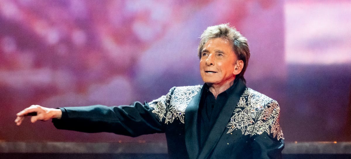 Barry Manilow en el Co-op Live el 19 de mayo de 2024 en Mánchester, Inglaterra.
