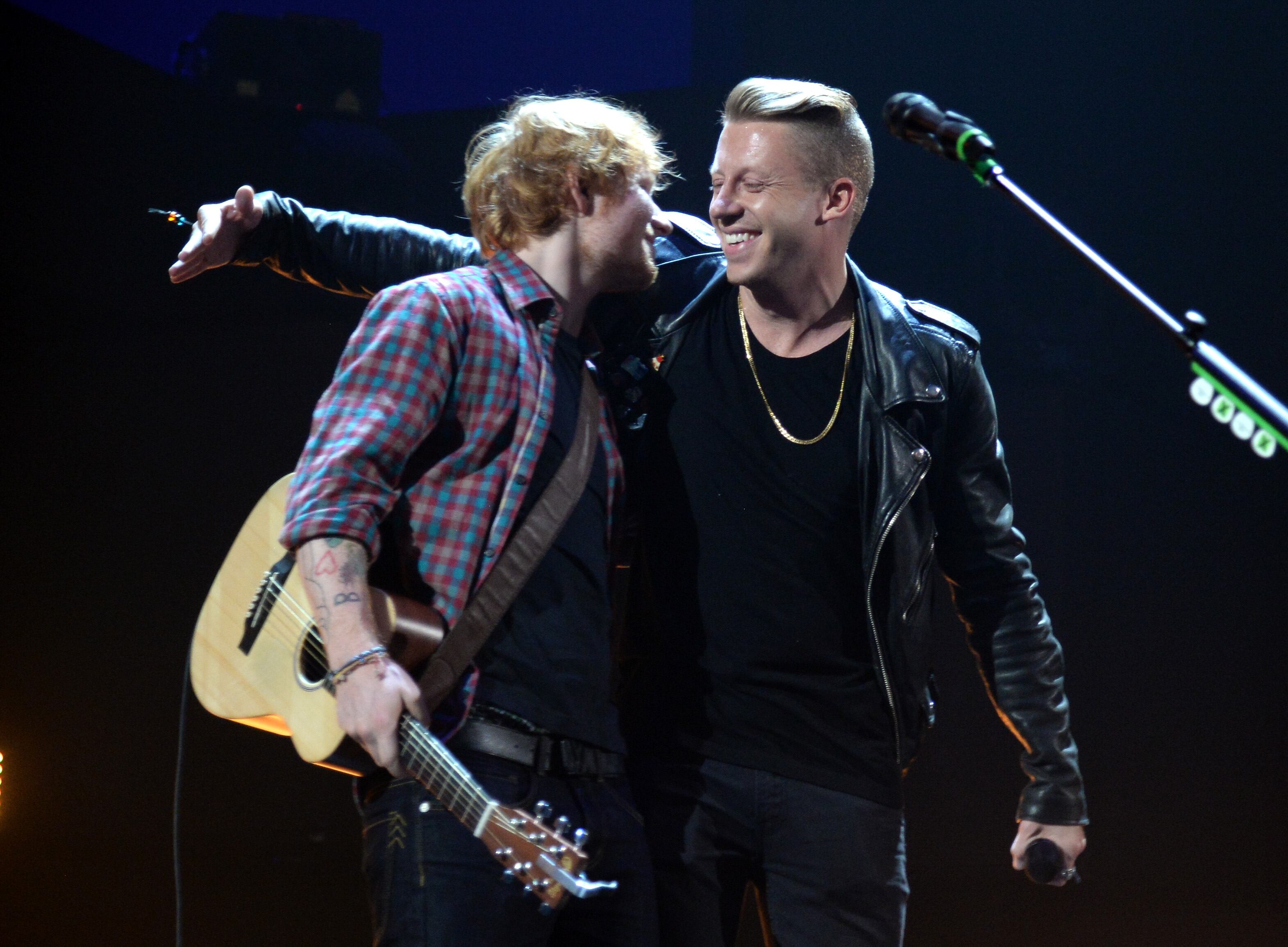 Ed Sheeran y Macklemore mantenían una amistad de más de una década, al menos hasta el despido del rapero como telonero en el Loop Tour del cantante
