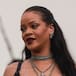 Rihanna reaparece públicamente en un festival tras ser madre