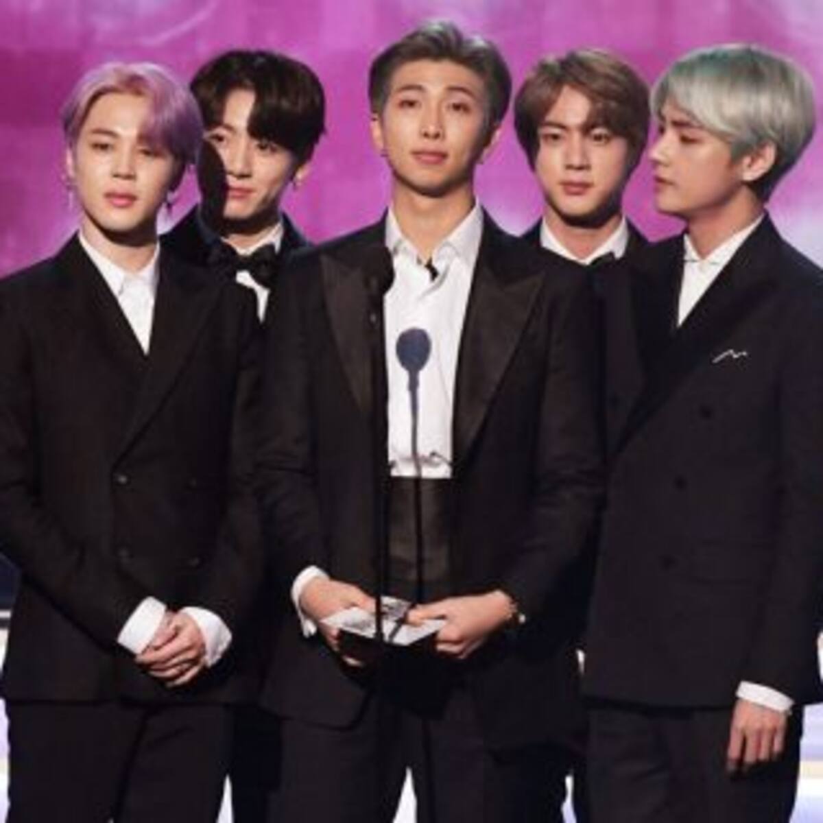 El cantante que "se suma" a la colección de muñecos de BTS