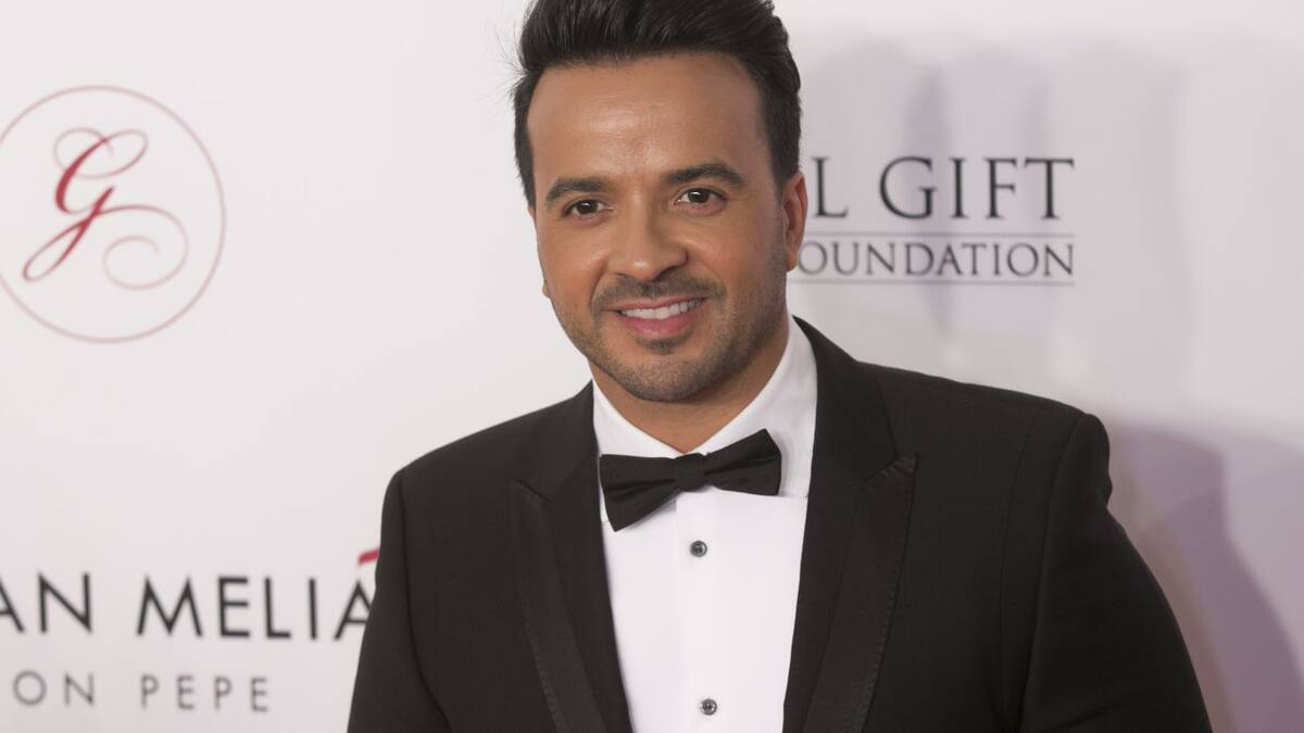 Luis Fonsi ya prepara el estreno de su nueva canción en los Premios Lo Nuestro