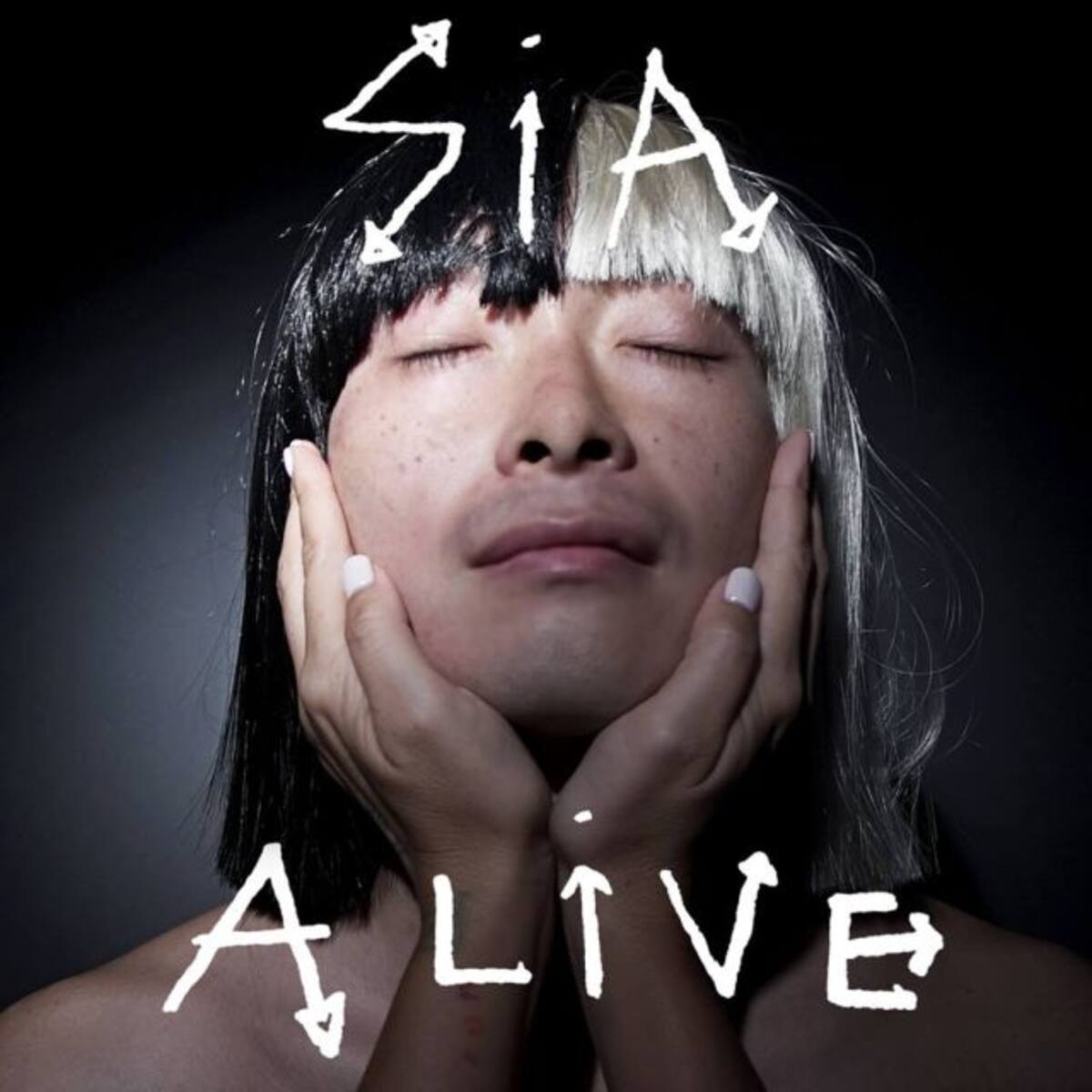 ‘Alive’, nueva canción de Sia fue compuesta para Adele