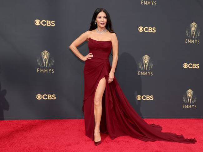 Catherine Zeta Jones en la 73 edición de los premios Emmy