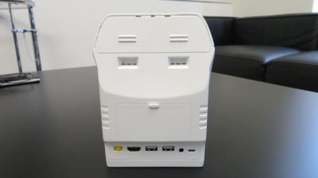 HDMI, dos puertos USB-A y un puerto micro-usb.