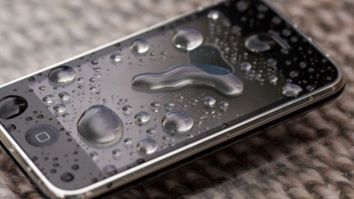 ¿Se te mojó el celular? Con estos consejos vas a poder salvarlo