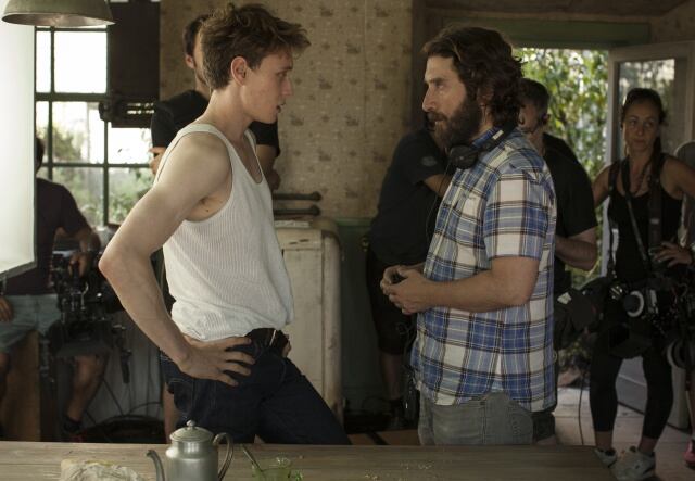 George MacKay y Segio G. Sánchez en un momento del rodaje / Universal Pictures