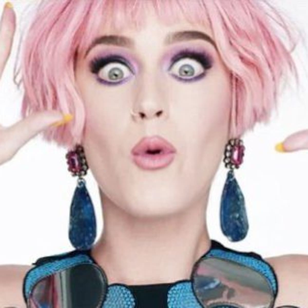 Katy Perry se rinde al juego del momento