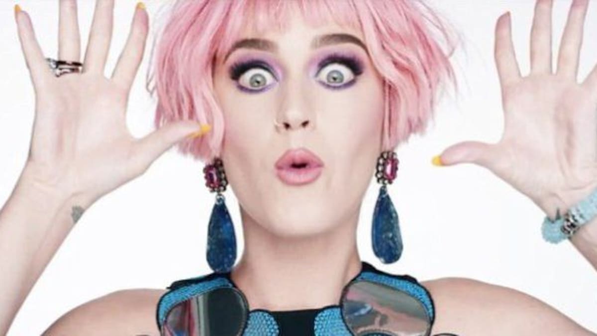 Katy Perry se rinde al juego del momento