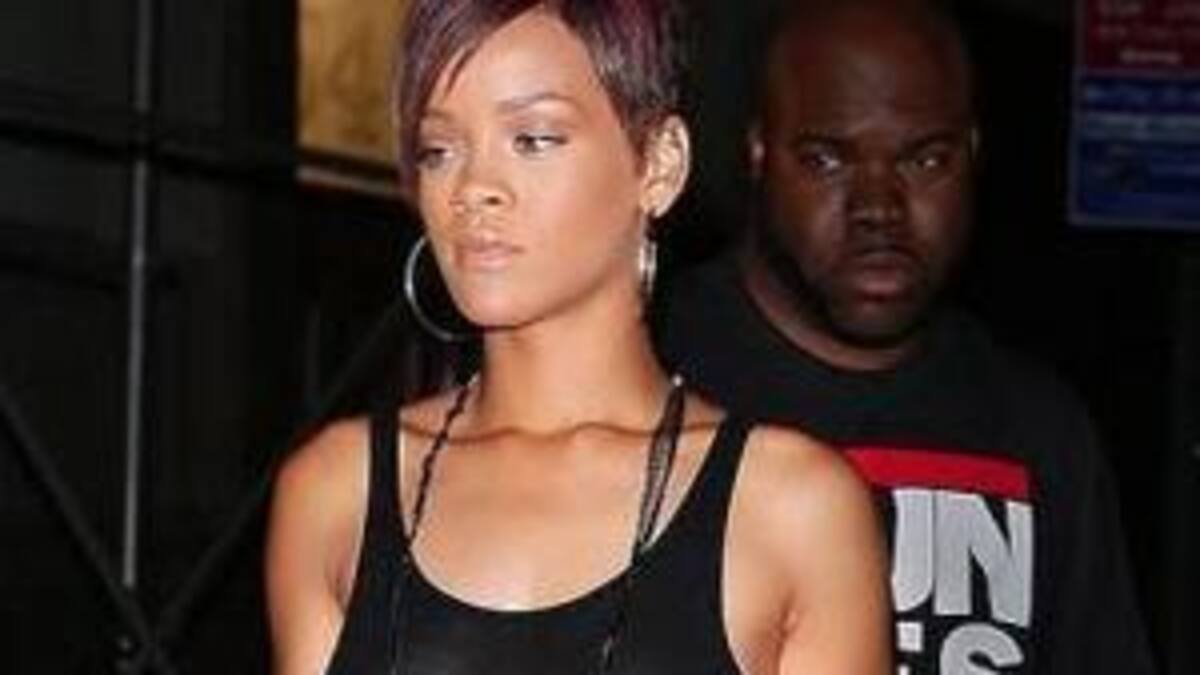 Rihanna recibe un striptease por su cumpleaños