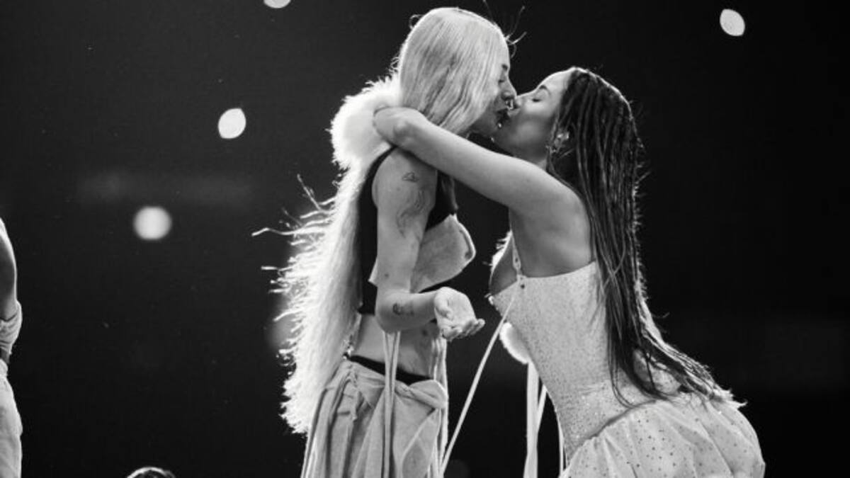 Emilia y Tini cantaron en vivo "La_Original.mp3" y cerraron con un beso