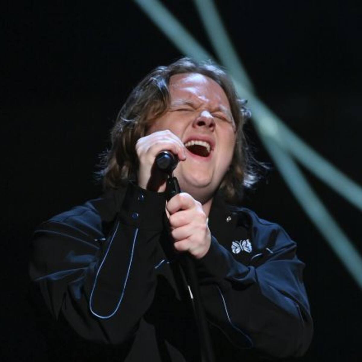 Lewis Capaldi nos estremece con su segundo disco: 'Broken By Desire To Be Heavenly Sent'